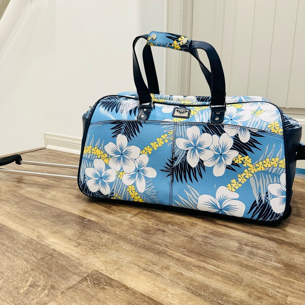Vintage Roxy Y2K Hibiscus Rolling Duffle Luggage Bag